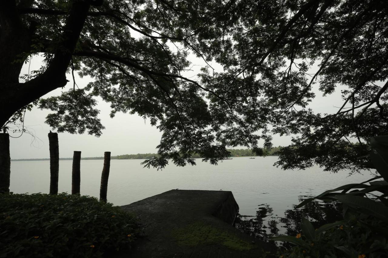 Vismaya Lake Heritage Turavūr Exterior foto